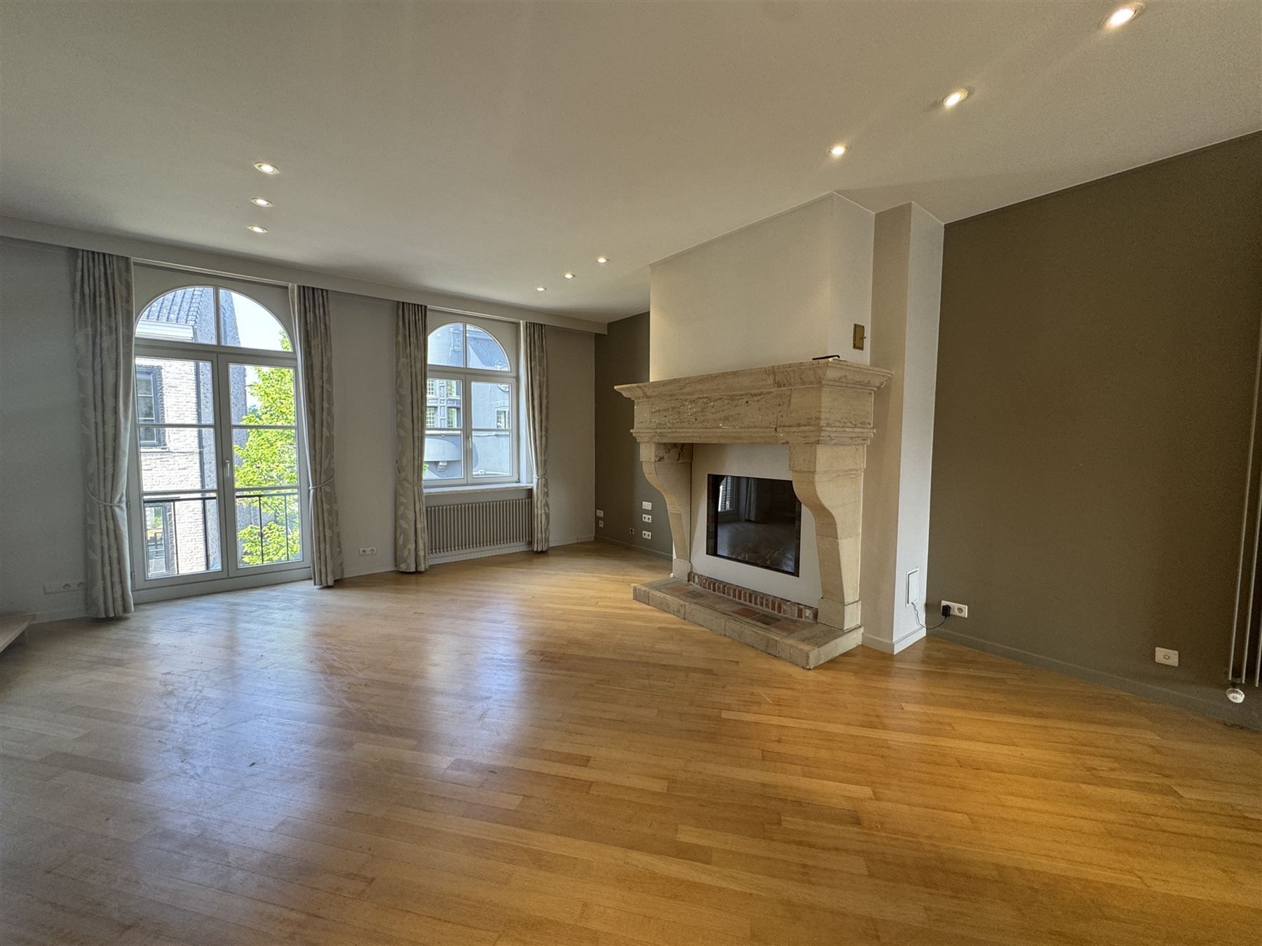 Ruim duplex appartement met 3 slaapkamers foto 2