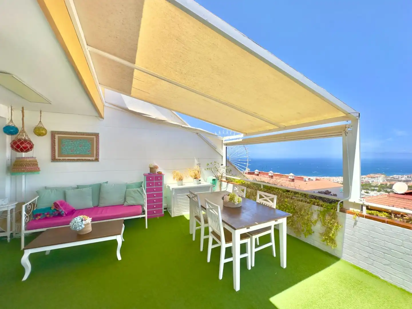 Elegant appartement met panoramisch uitzicht op de oceaan en ruim terras in Torviscas Alto – Costa Adeje foto {{pictureIndex}}