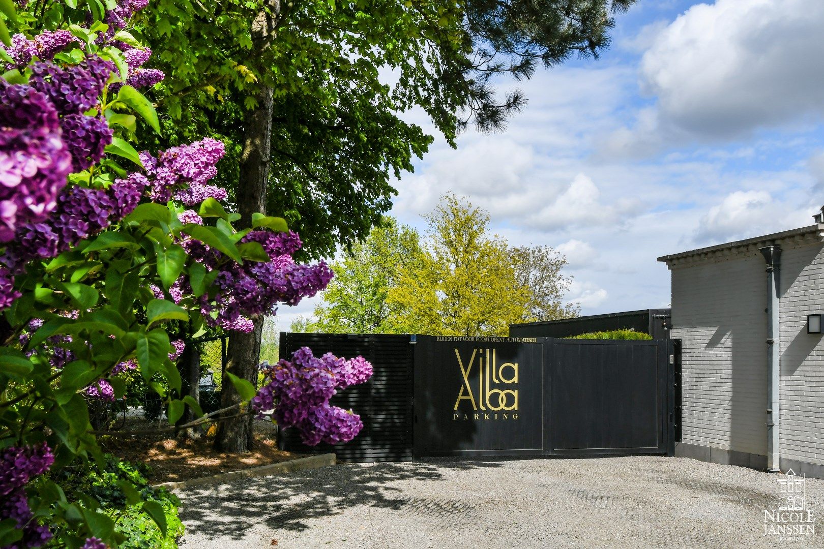 Unieke villa - charmehotel met wellness foto 3