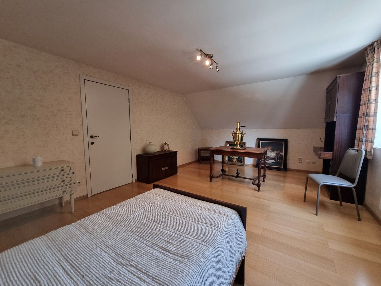 Ruime, instapklare woning met 4 slpks op 6a71ca foto 38