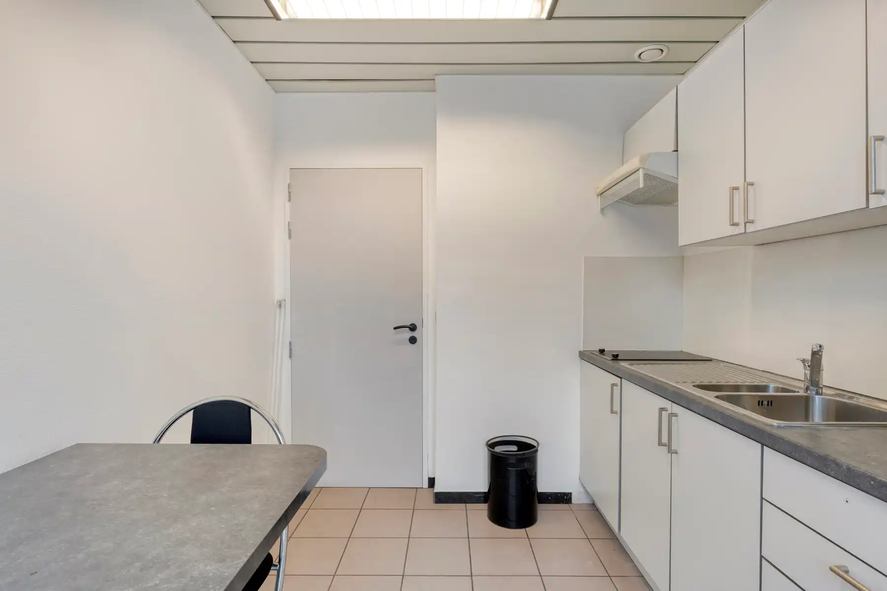 Topgelegen kantoorruimte voor medische praktijk foto 15