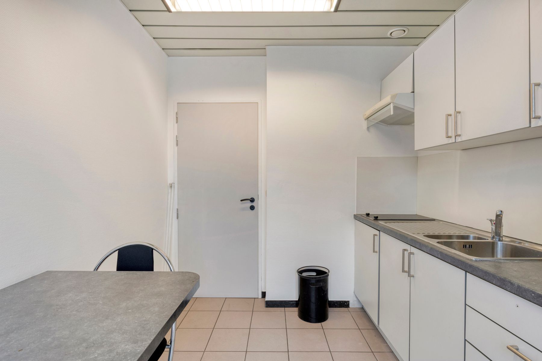 Topgelegen kantoorruimte voor medische praktijk foto 15