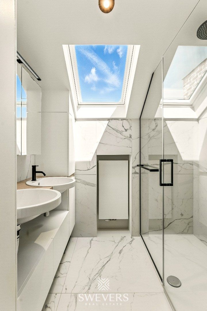 Ruime luxueuze villa met zwembad op prachtig perceel in residentiële wijk Kayenberg foto 25