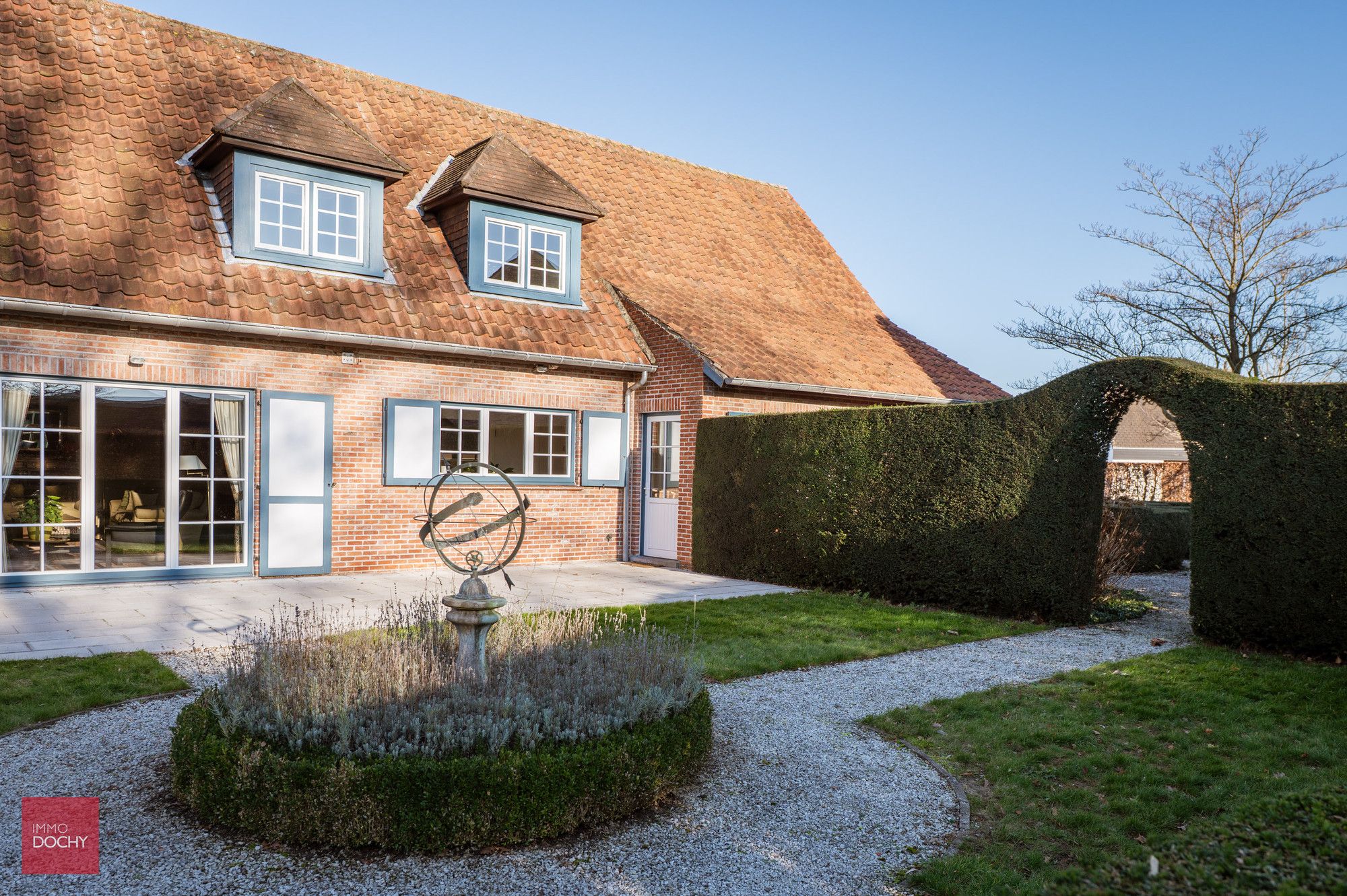 Zeer rustig en residentieel gelegen verzorgde villa foto 13