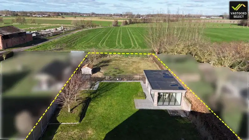 Halfopen bebouwing met 3 slaapkamers op 1358 m2, terras en ruime tuin te Adegem foto 2