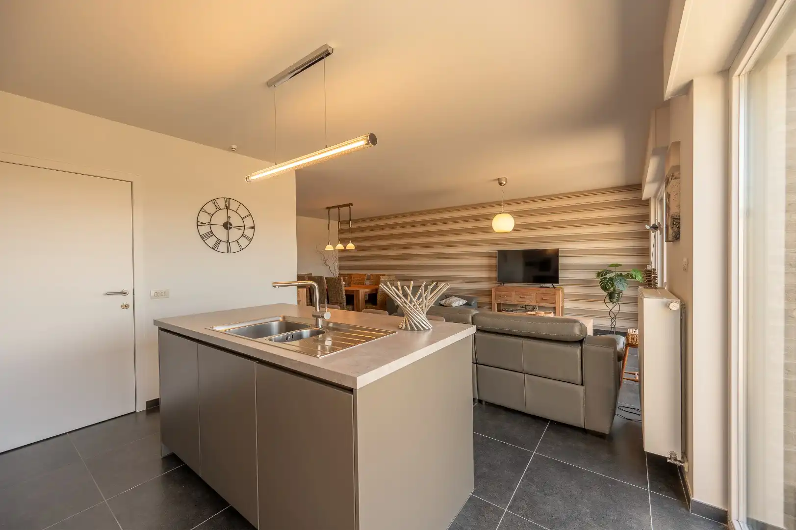 MAGNIFIEK RUIME GEZINSWONING TE BREDENE DORP foto 5