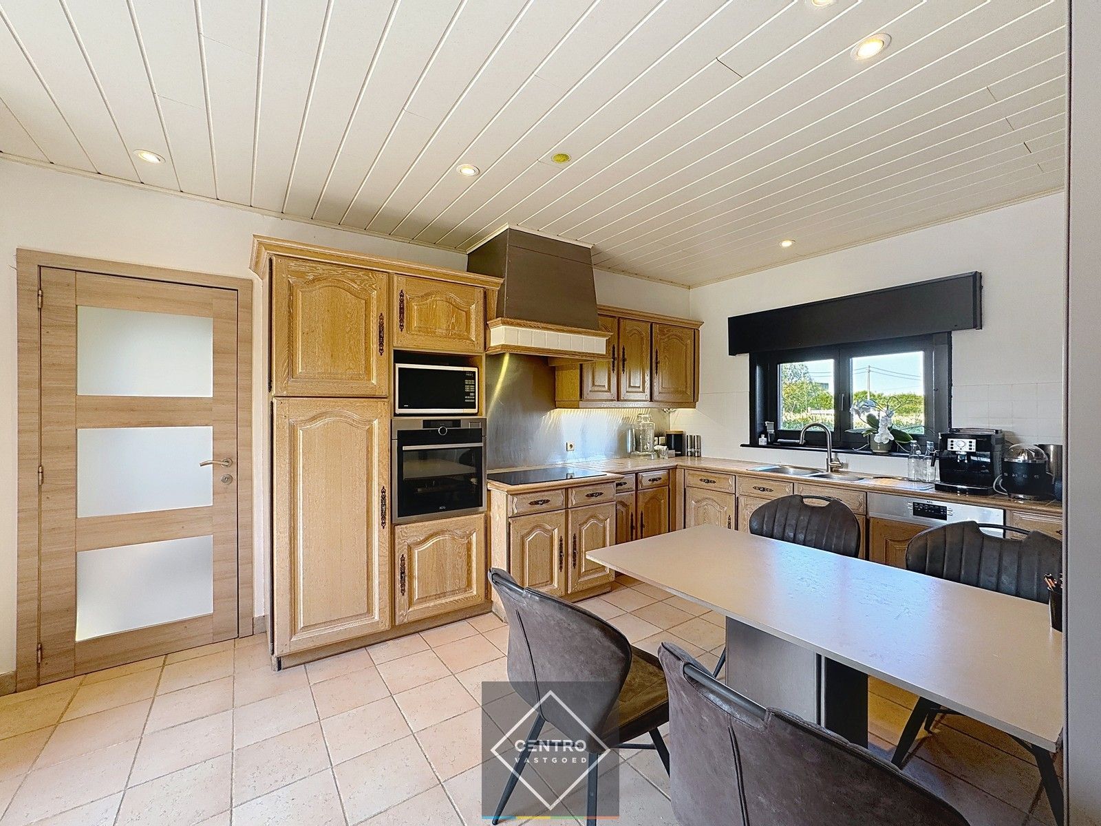 Idyllisch gelegen woning op 10.162m2 grond! foto 8