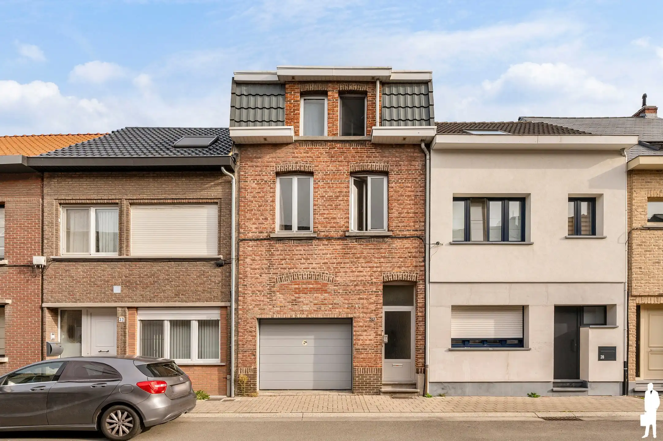 Ruime te renoveren woning, 3 SLK, inpandige garage foto 19