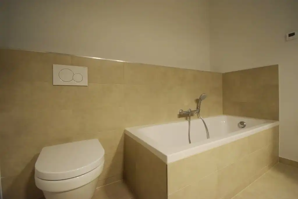 Luxueus en ruim recent appartement met 3 slaapkamers en 2 badkamers. foto 17