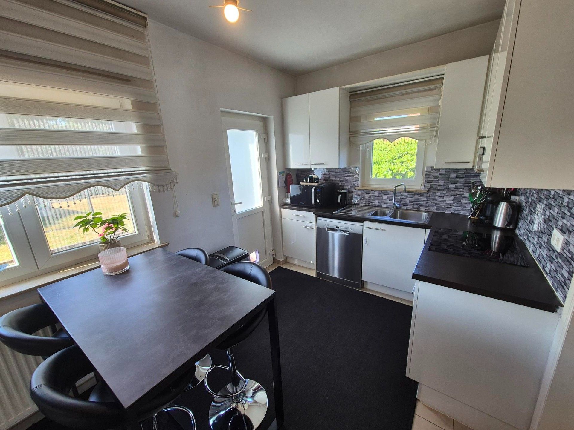 RUSTIG GELEGEN WONING OP 8,63 ARE foto 9