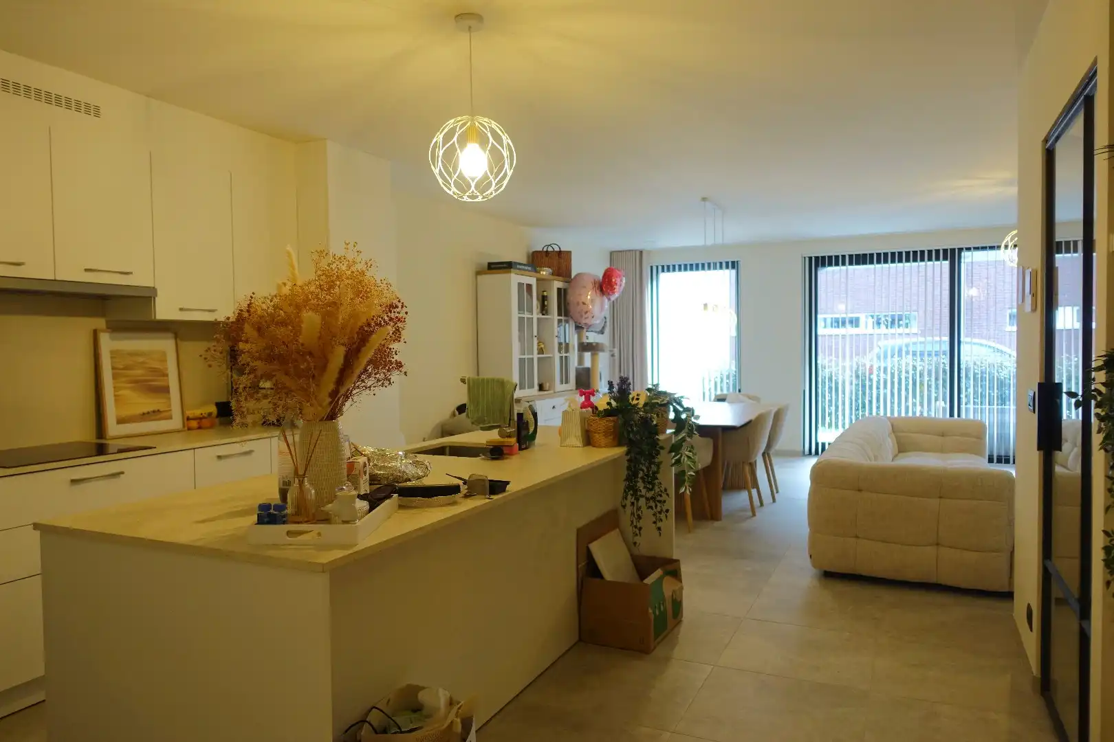 Prachtig appartement van 108,43 m² met autostaanplaats op uitstekende ligging in hartje Jabbeke foto 3