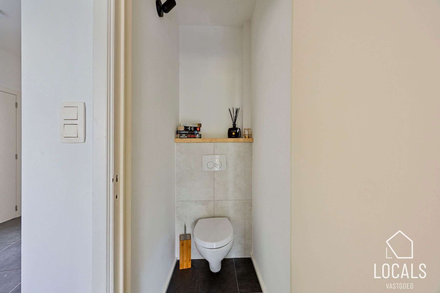Mooi gerenoveerd 3-slaapkamerappartement te Nieuwerkerken foto 17
