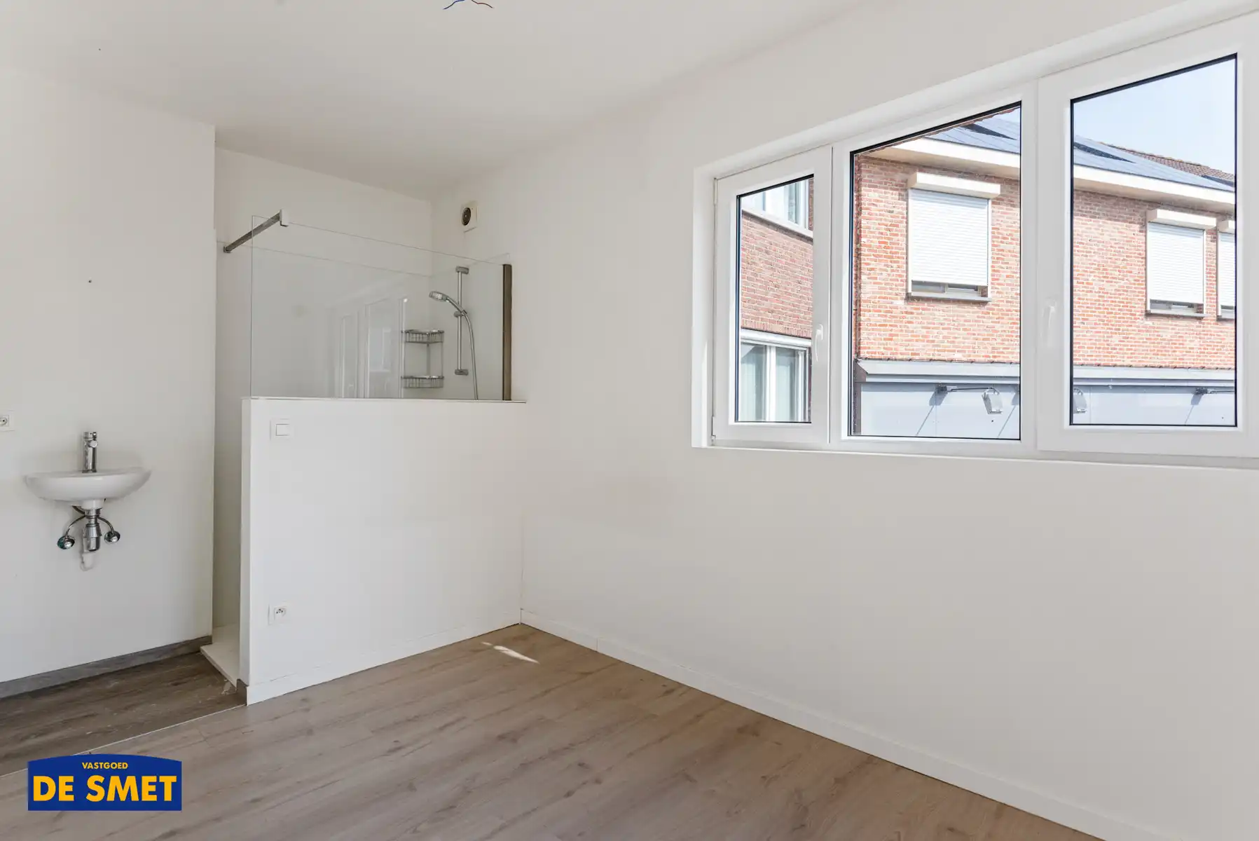Volledig vernieuwd appartement met achteraan gelegen garage foto 12