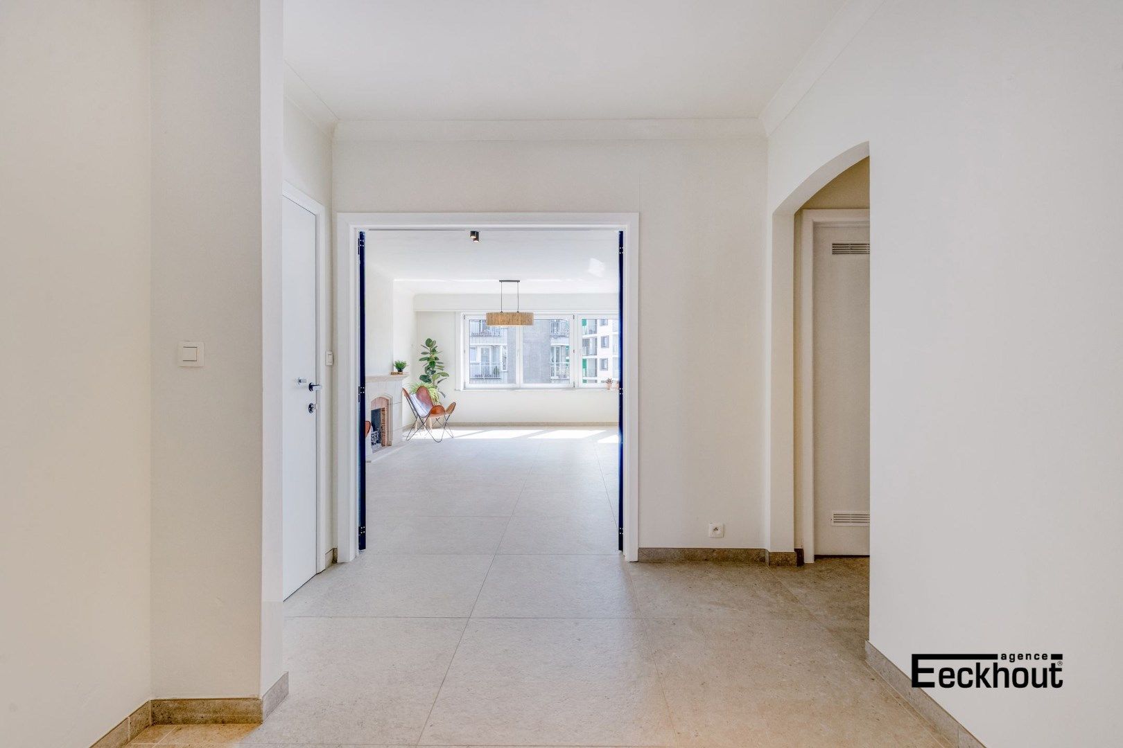 Exclusief, volledig vernieuwd appartement (104 m²) op gegeerde ligging te Oostende! foto 10