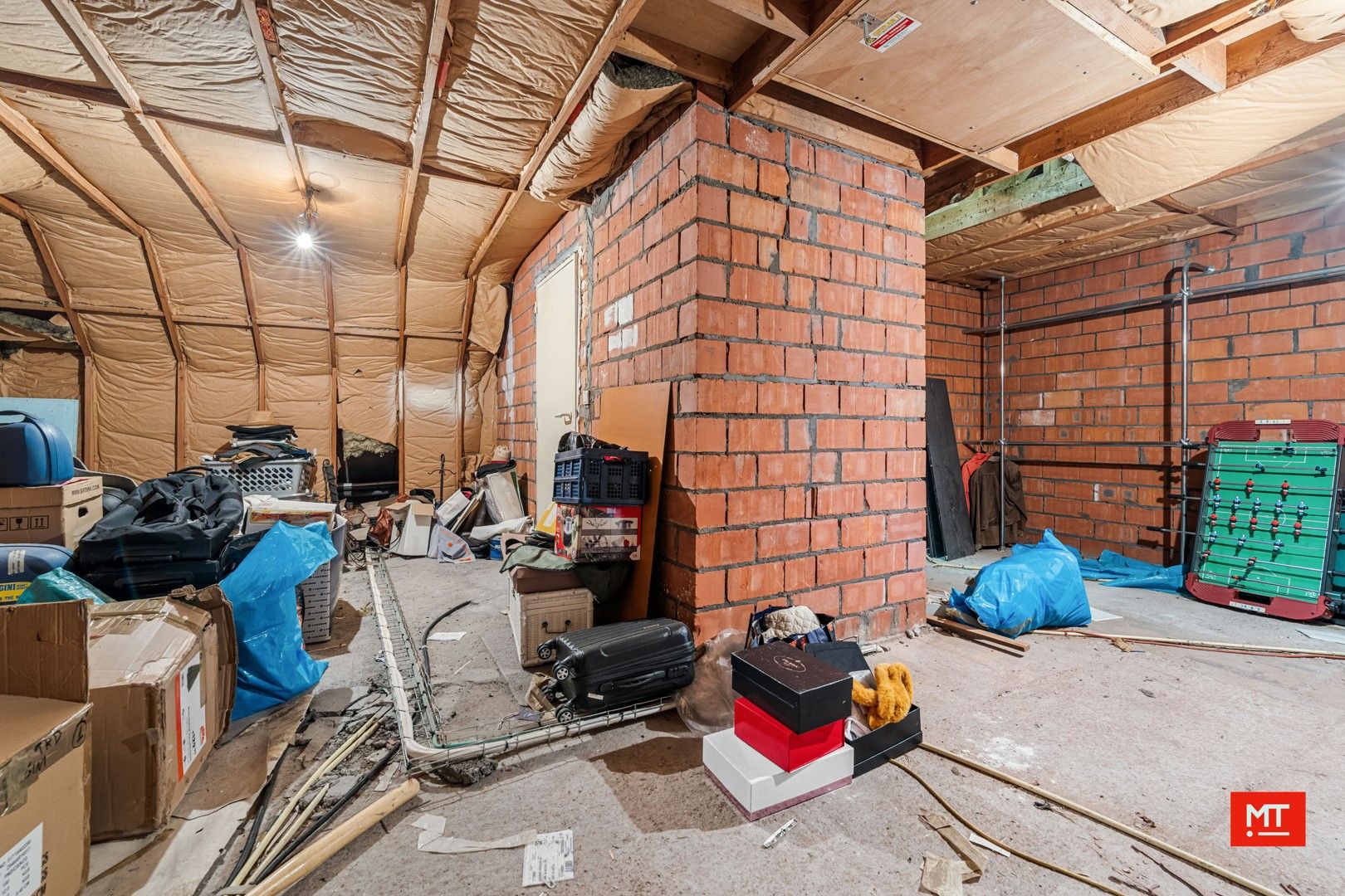 Bijzonder ruim gebouw met tal van mogelijkheden en uitweg, te koop in de dorpskern van Dadizele foto 25