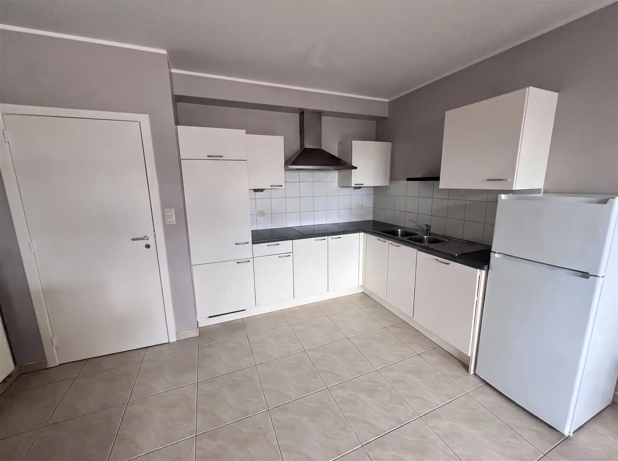 1-slaapkamerappartement met terras en autostaanplaats foto 6