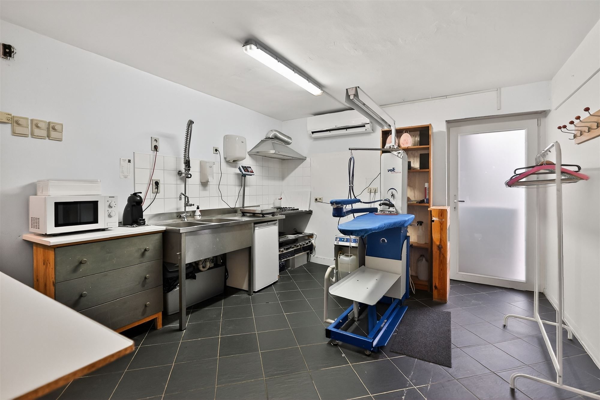 Commercieel pand te huur foto 8