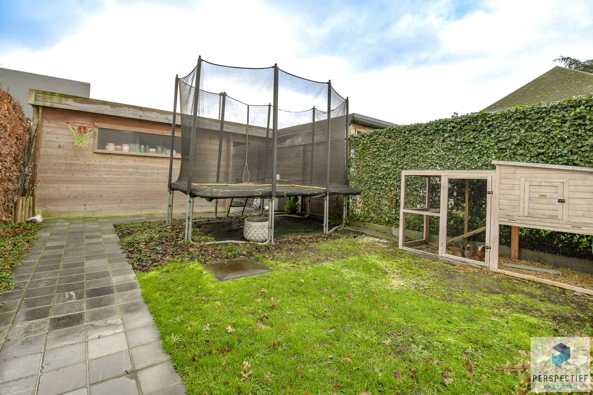 Ruime charmante gerenoveerde woning met 2 slaapkamers, tuin en parkeermogelijkheid achteraan foto 14