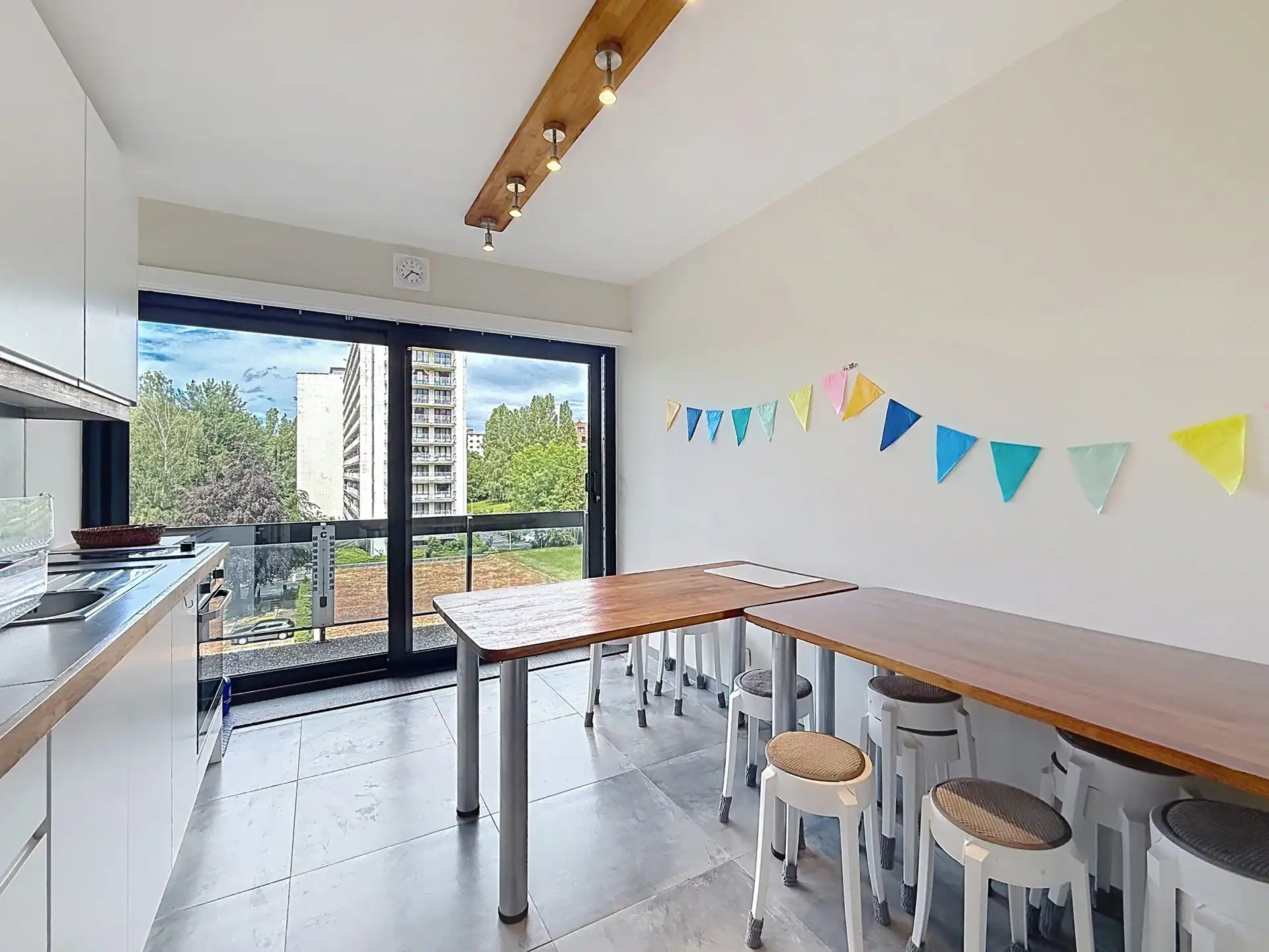 Prachtig volledig gerenoveerd 2-slpkmrappartement 96 m² foto 14