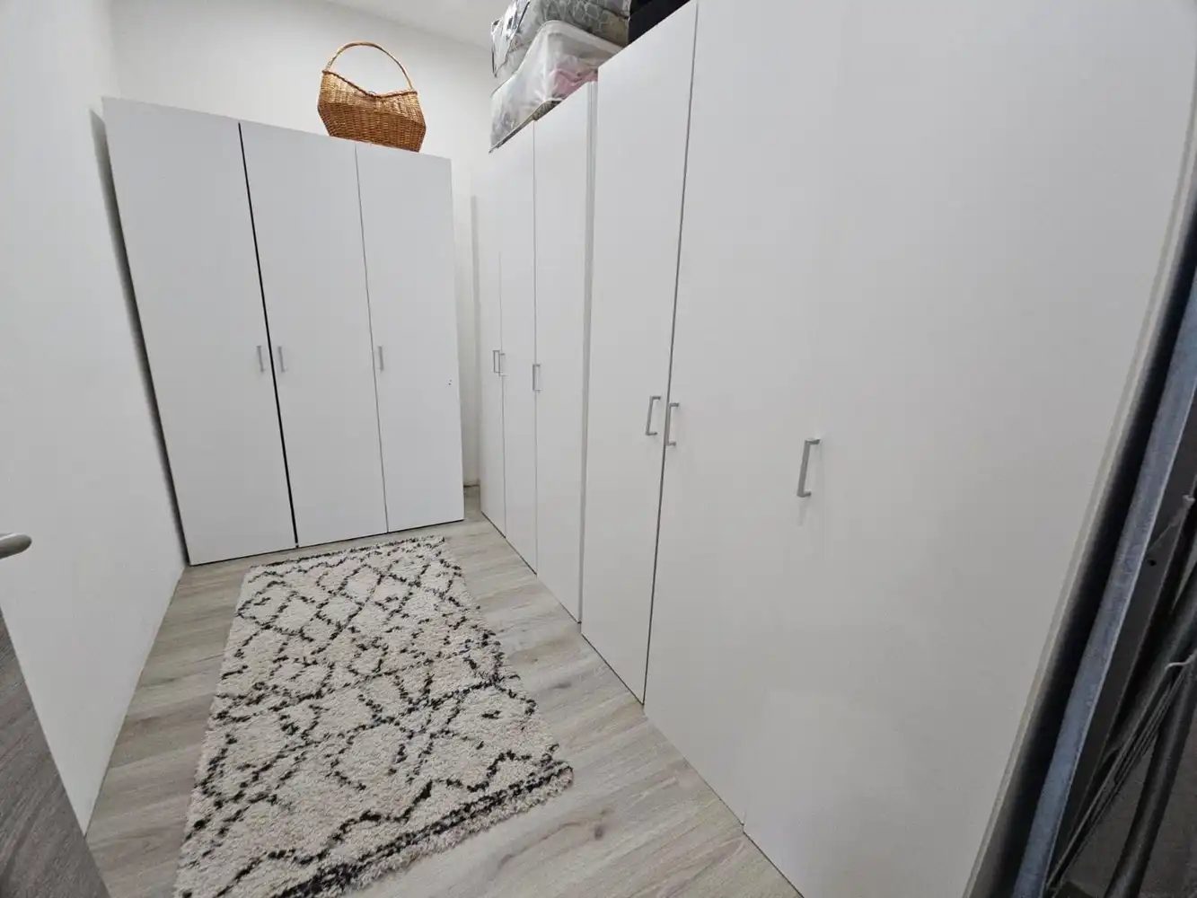 Ruime woning met tuin, 4 slaapkamers en 2 garages foto 15