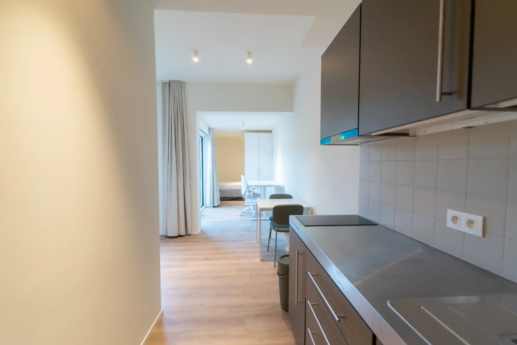 Mooi gerenoveerde studio met terras foto {{pictureIndex}}