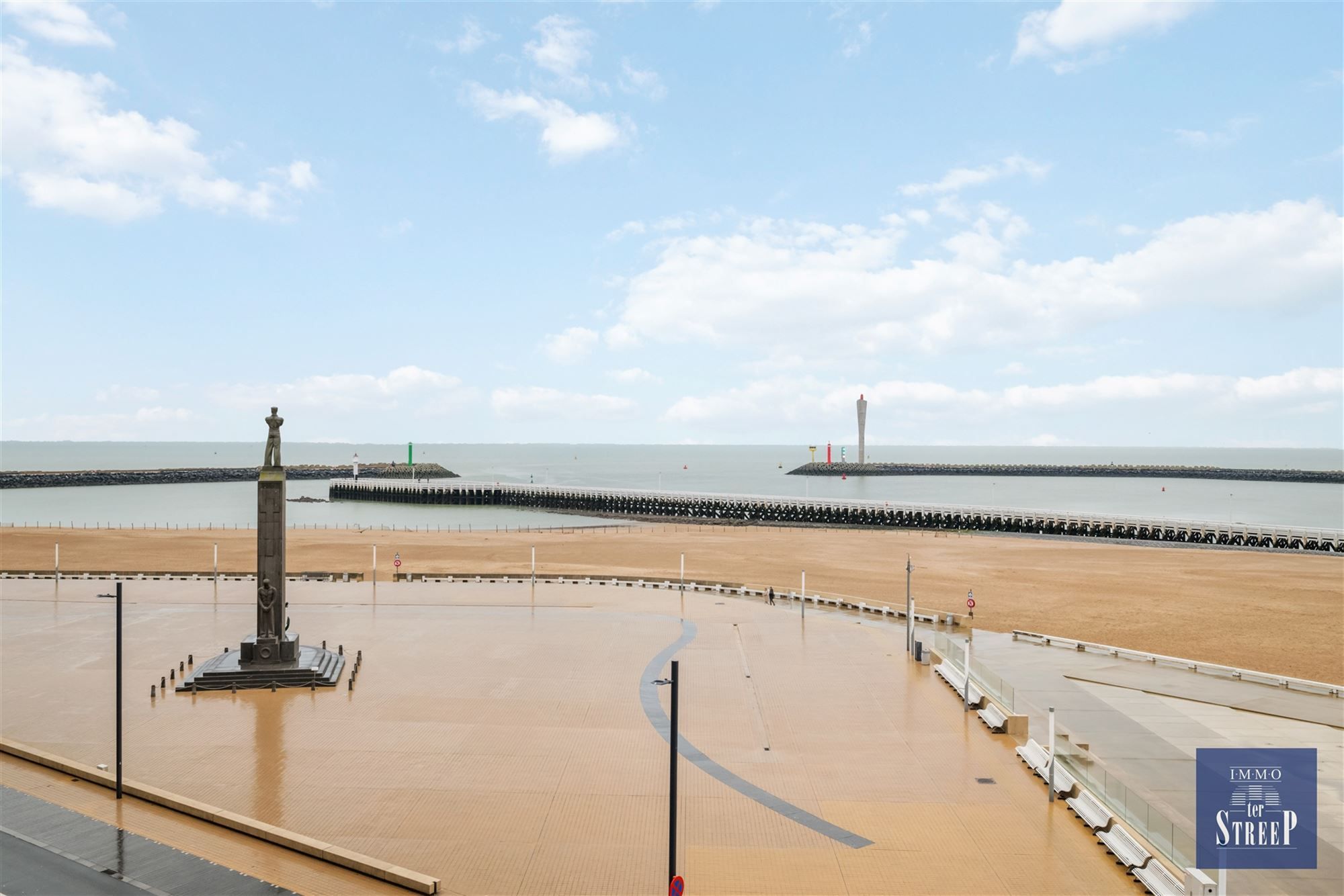 Gemeubelde studio met zeezicht foto 15