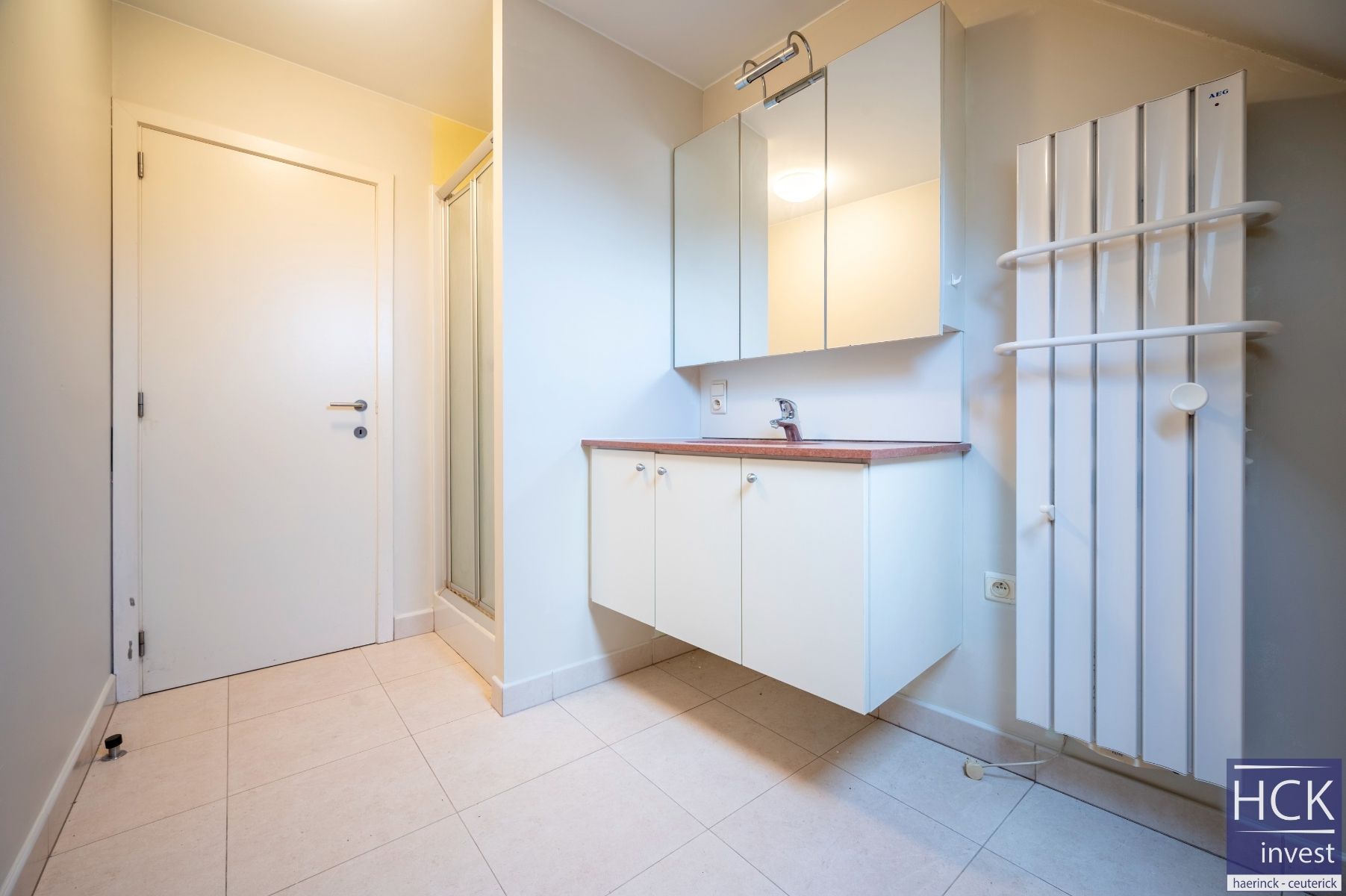 KRUISHOUTEM - Ruim duplex appartement + staanplaats op topligging! foto 12