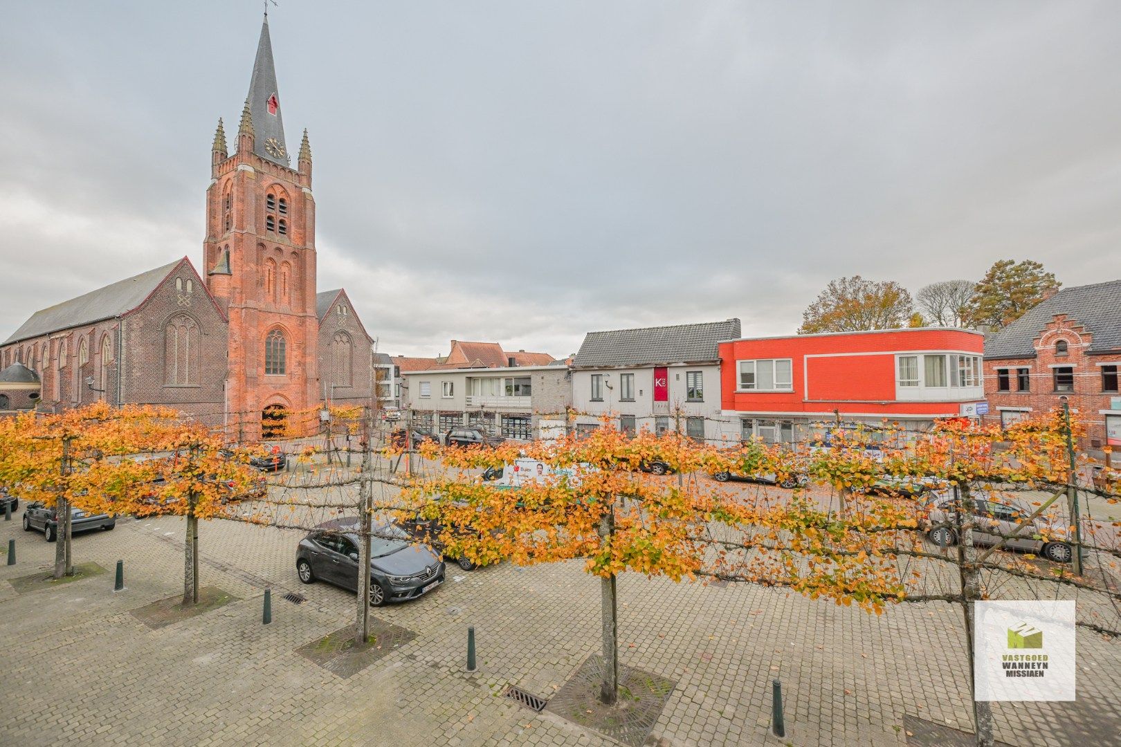 Ruime gezinswoning met tuin, 3 slaapkamers en een grote garage  foto 3