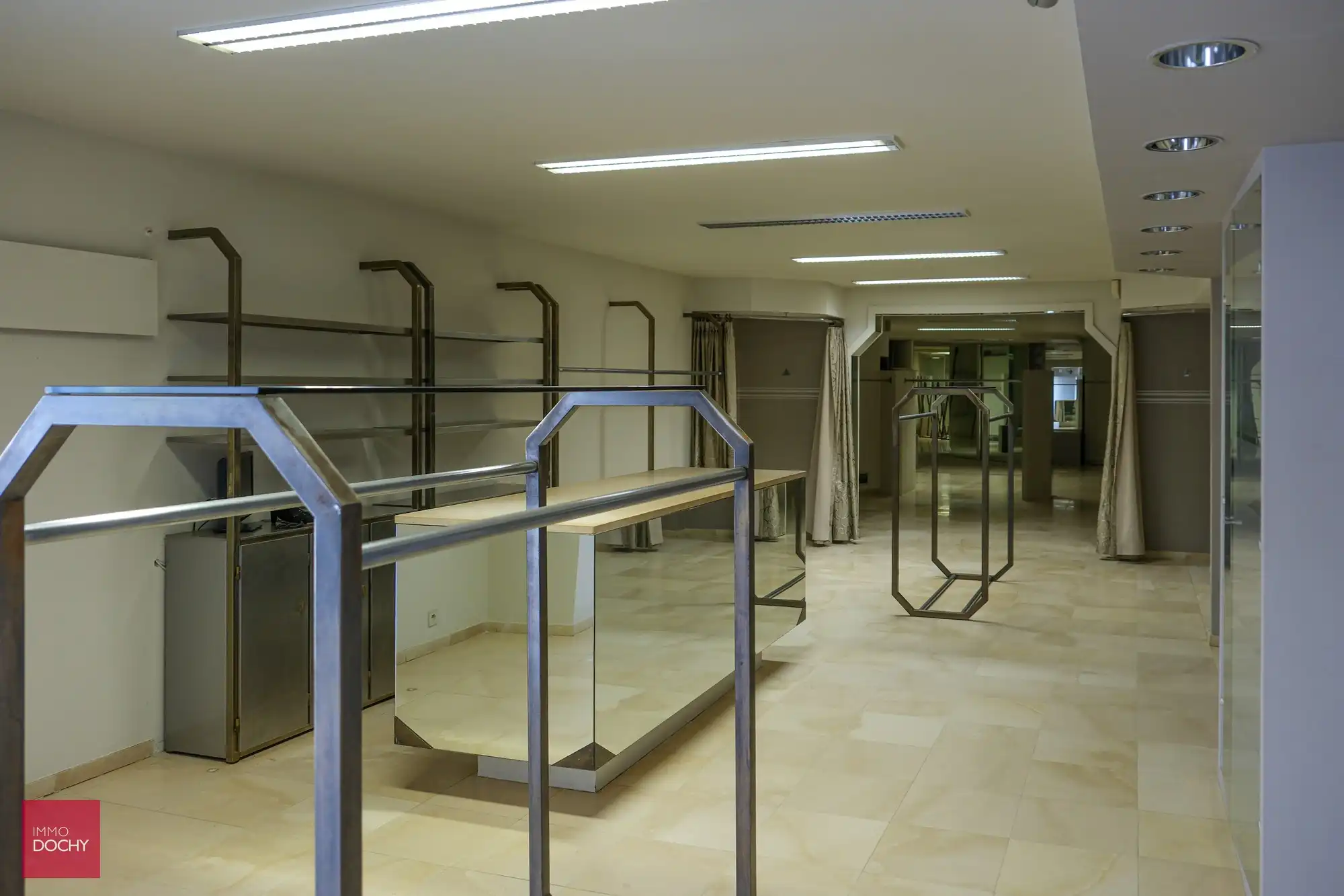 Landelijk en rustig gelegen villa met verschillende gebouwen dienstig voor bedrijvigheid foto 20