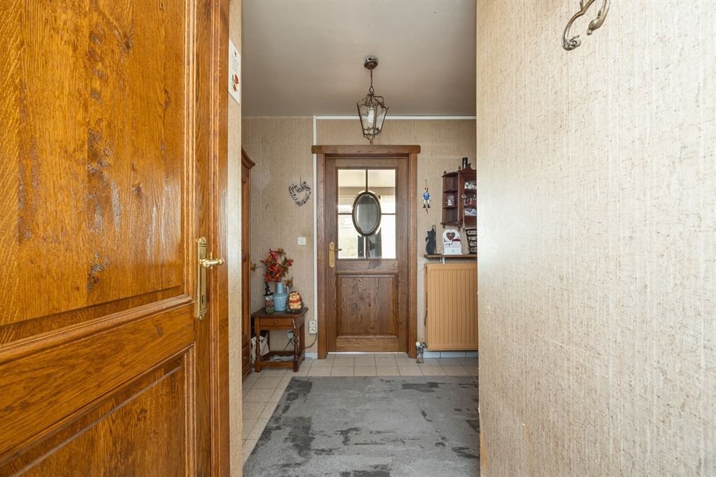 Op te frissen woning in rustige woonwijk! foto 3