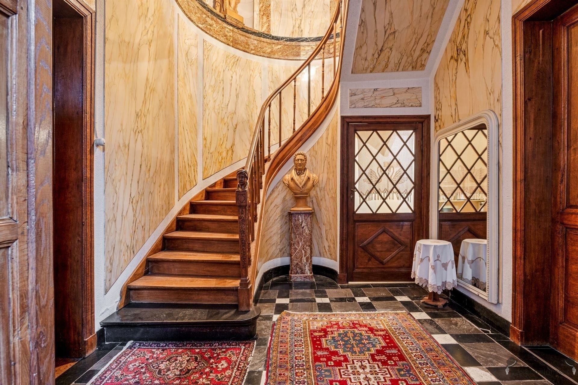 Voormalig kanunnikenhuis met achterliggend perceel. foto 2