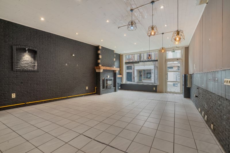 Woning met handelsruimte/bureel foto 3