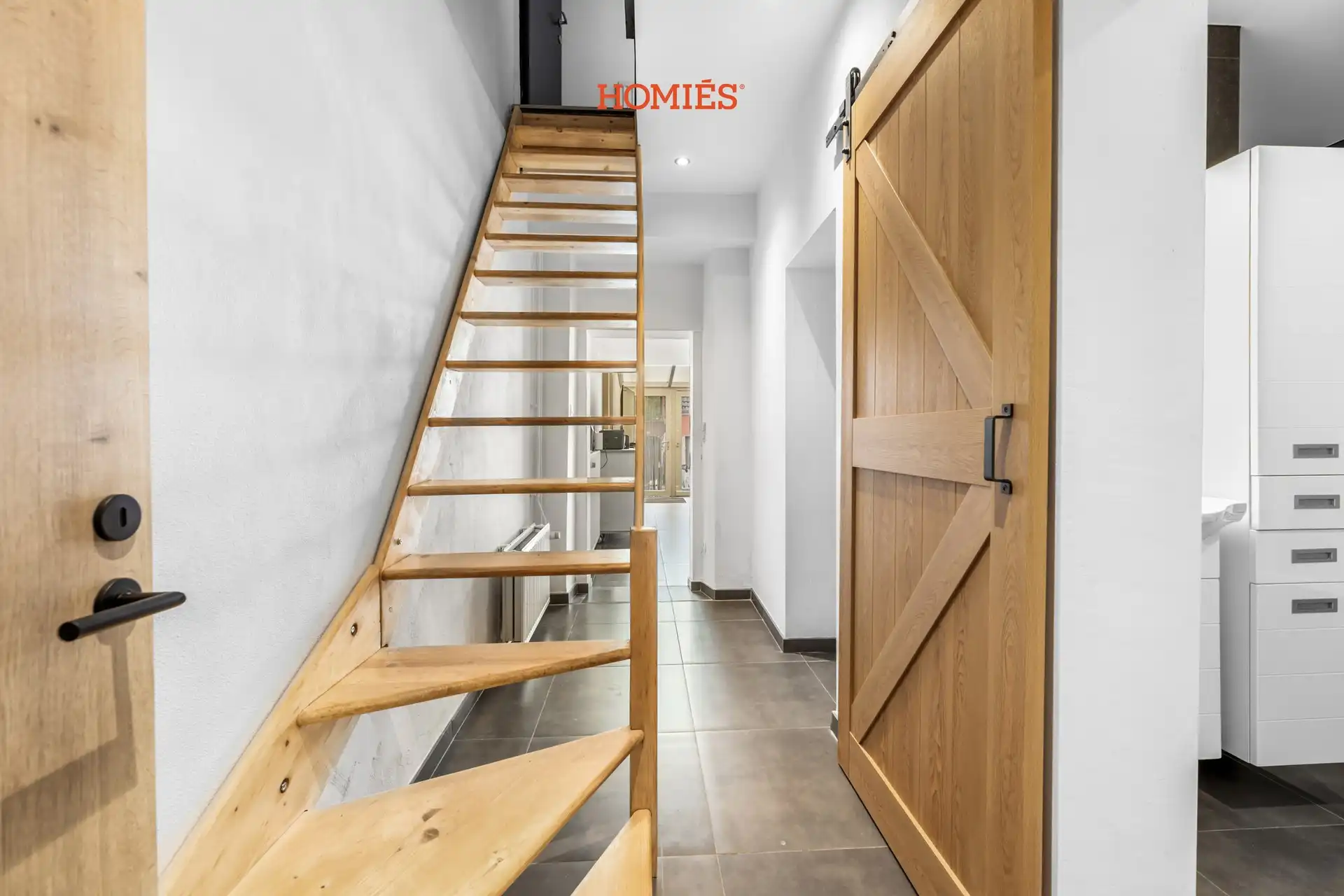 Gerenoveerde centrumwoning met 5 slaapkamers en staanplaats! foto 6