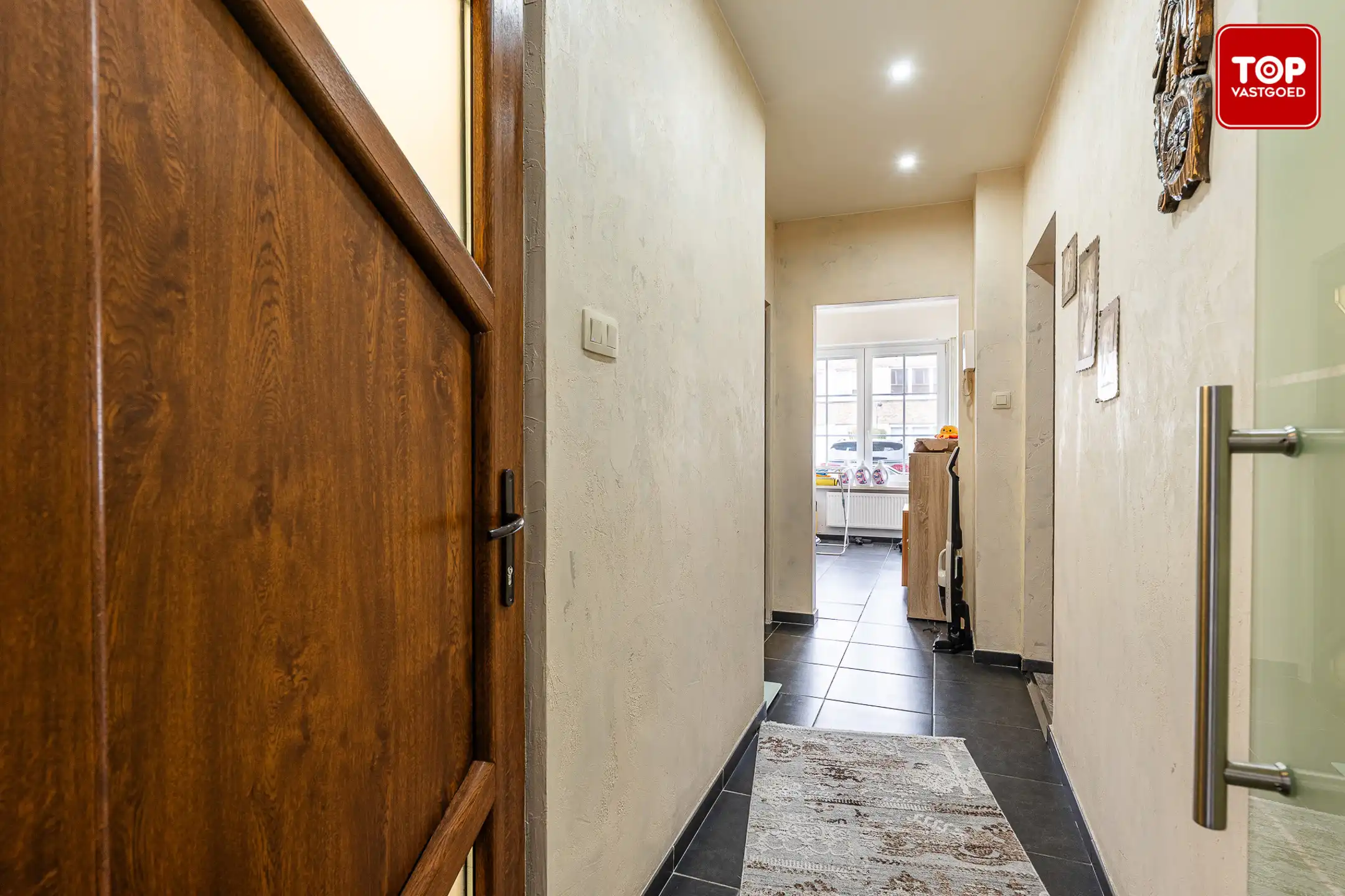 Gelijkvloers 2-slaapkamer appartemen met garage.  foto 12