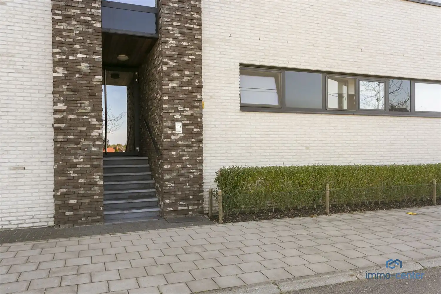 Modern twee-slaapkamer appartement te huur te Genk! foto 3