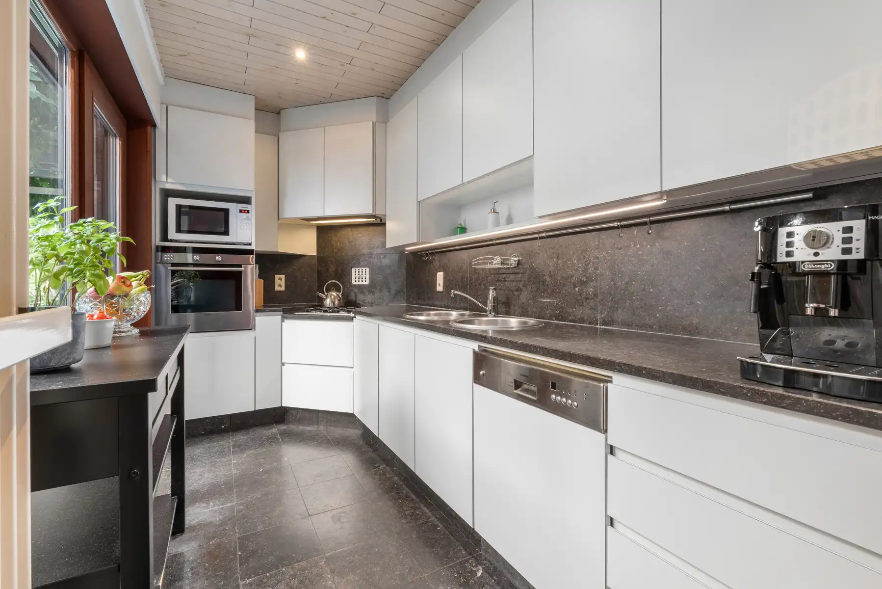  Instapklare woning,: garage,3 slaapkamers,tuin en terrassen foto 7