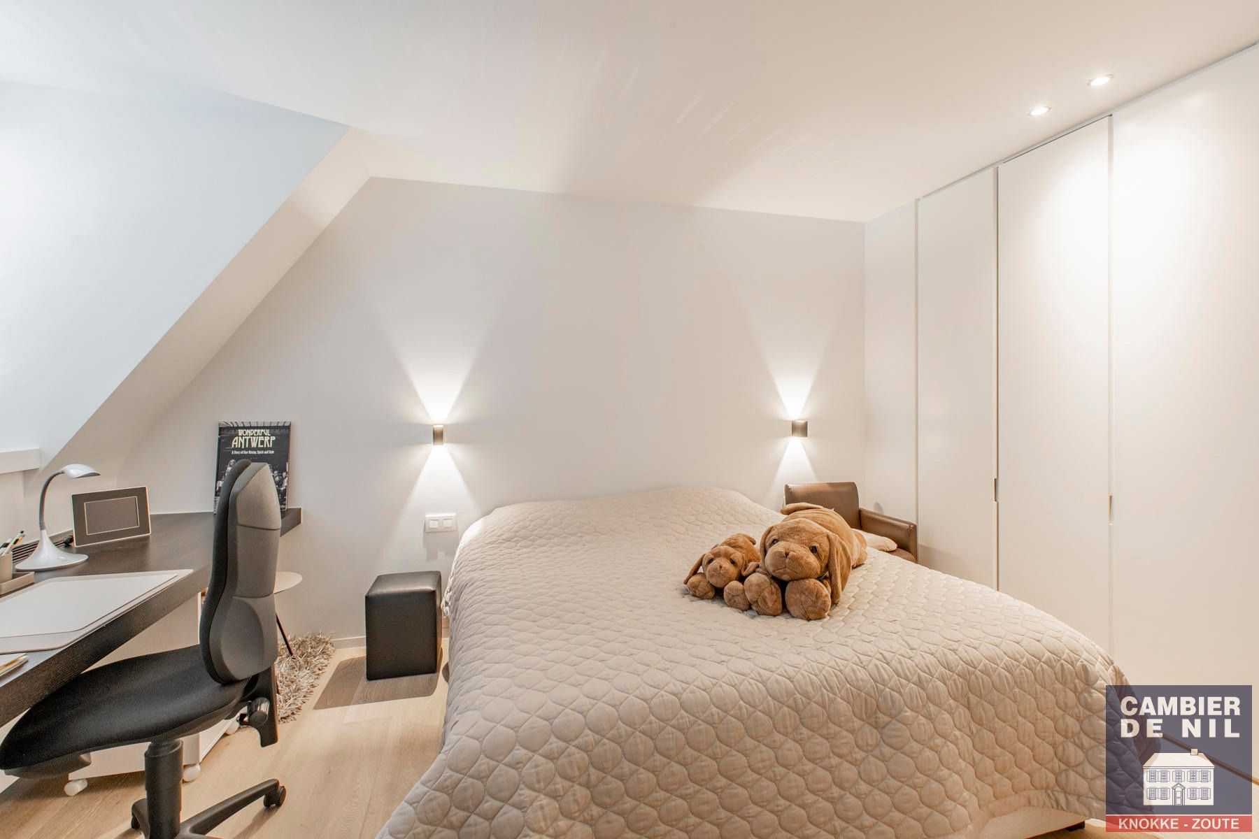 Recente en uitzonderlijk afgewerkte villa foto 23
