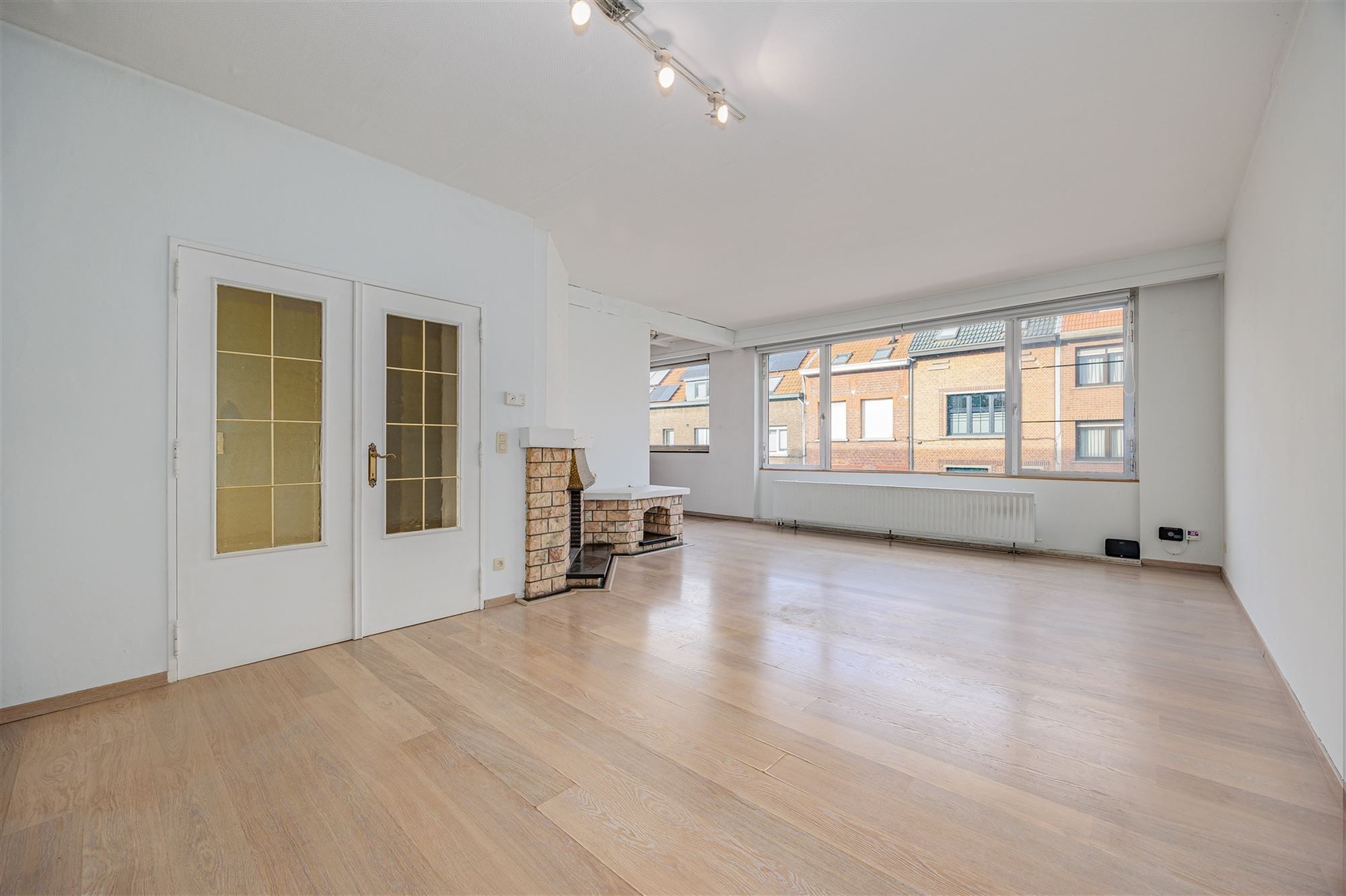 Uniek hoekperceel met handelshuis + garage + appt foto 23