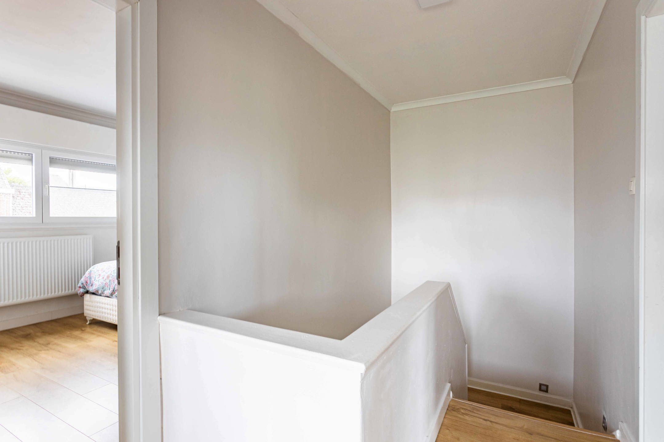 Instapklare halfopen bebouwing met tuin, oprit & garage! foto 22