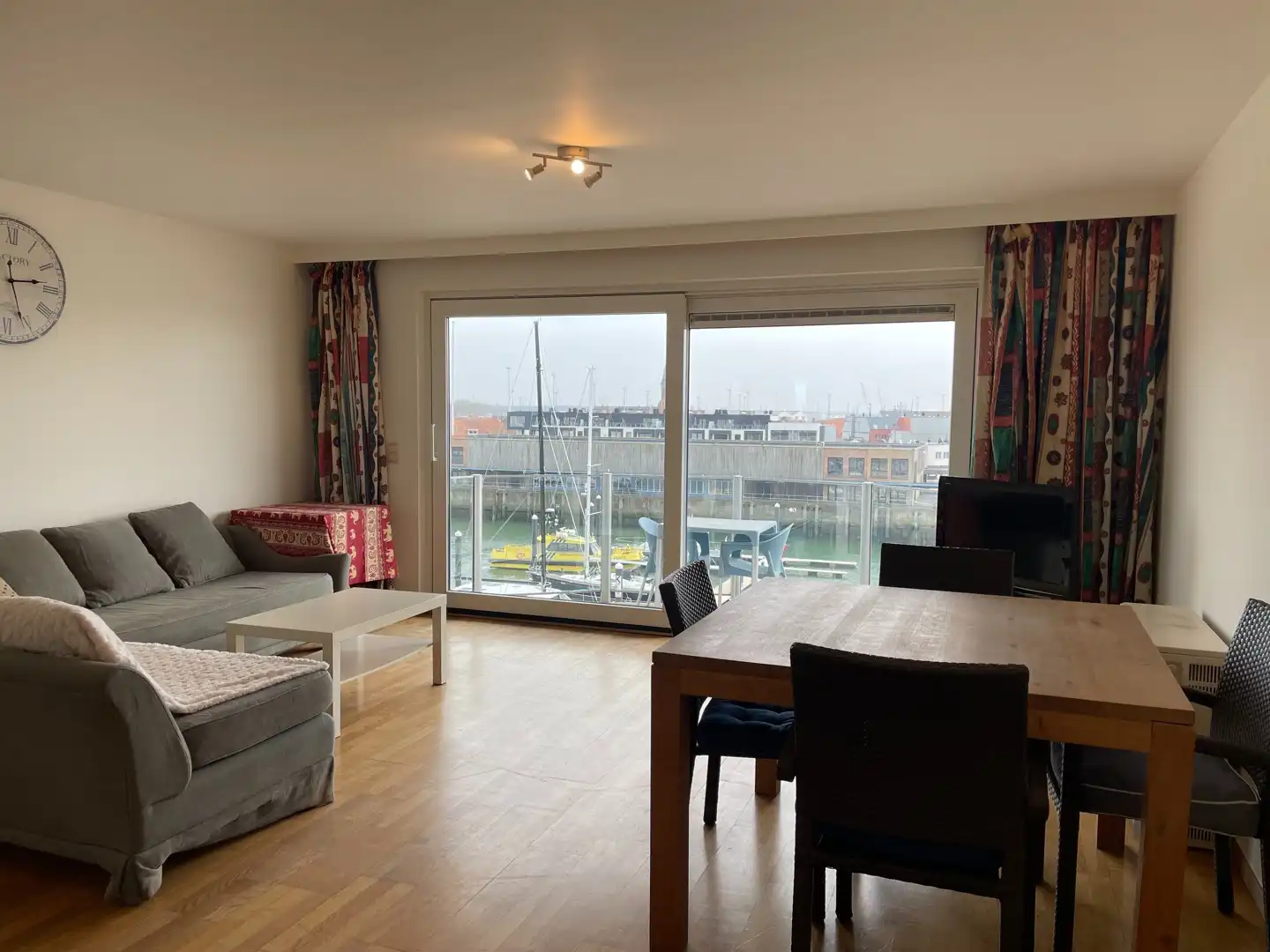 Gemeubeld appartement met prachtig zicht op de jachthaven foto 4