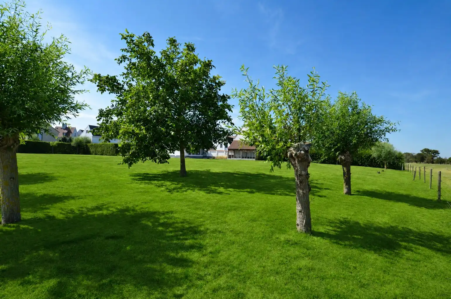 Tijdloze villa met uitzonderlijke vergezichten op een residentiële locatie. foto 39