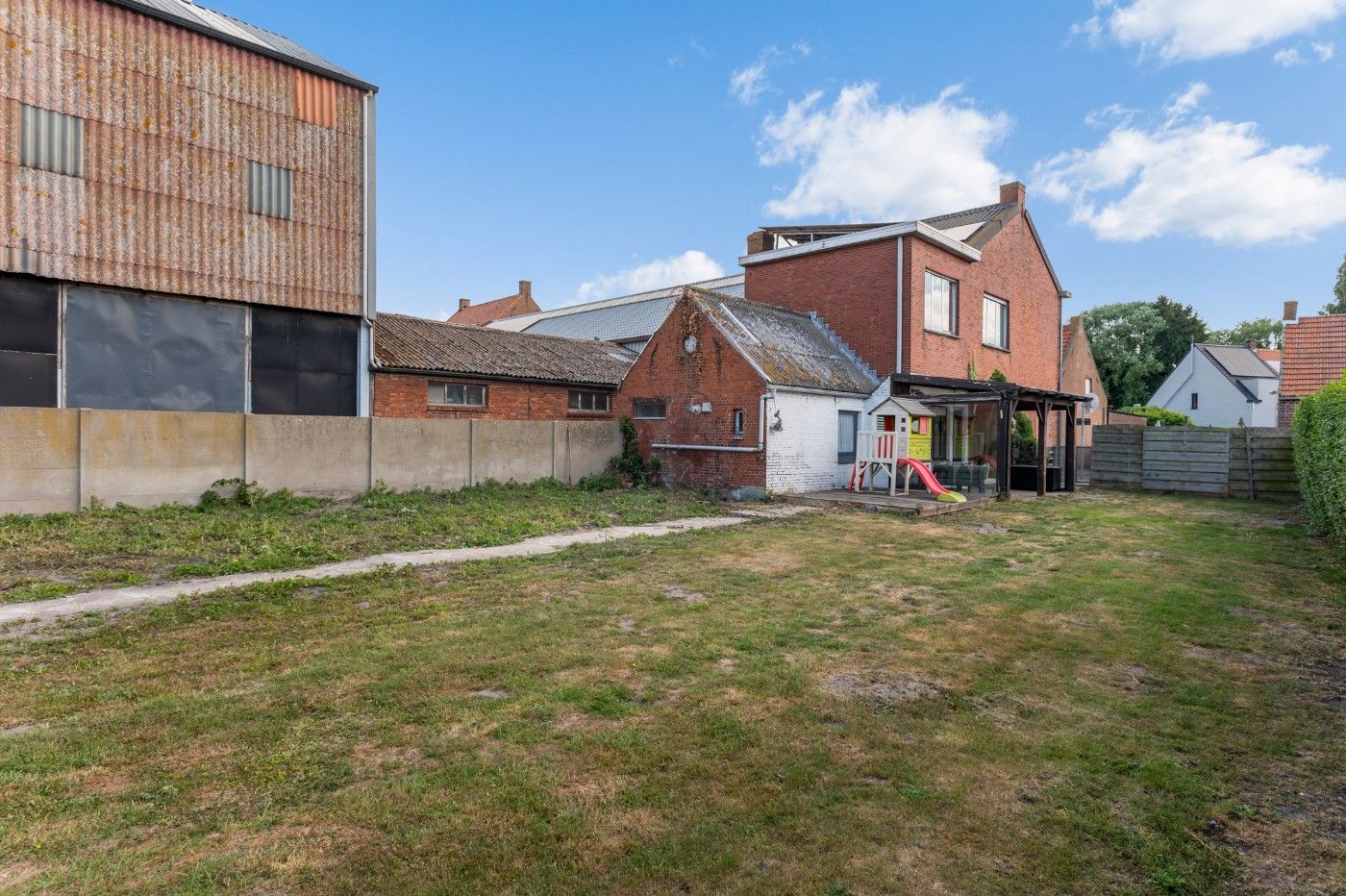 Ruime woning met 3 slpk. op prachtig perceel van 1285 m² foto 27
