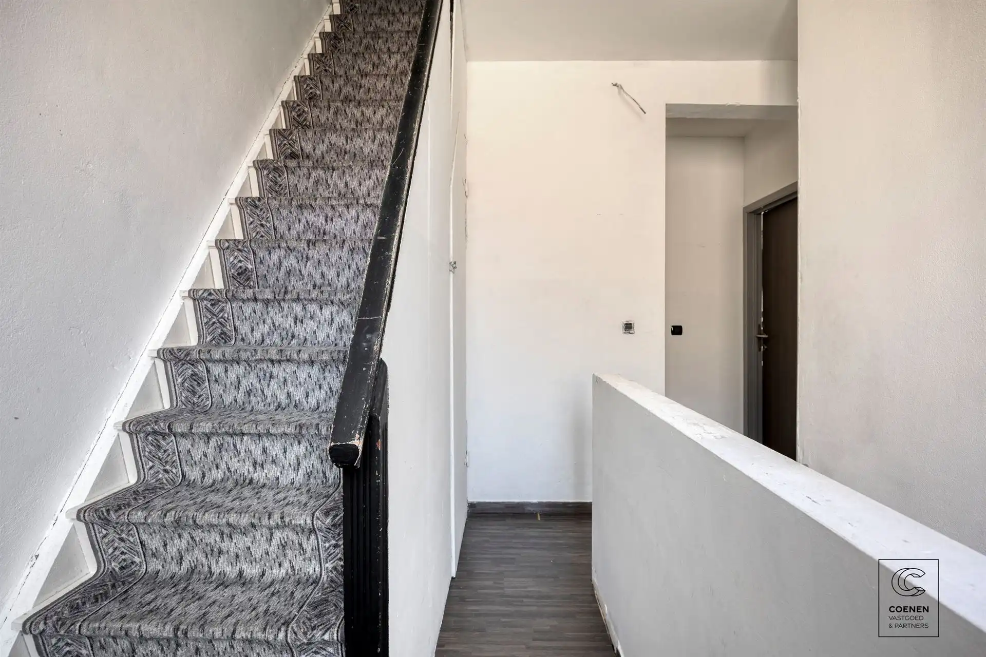 Ruime woning van 183 m² met 4 slpk's op uitstekende locatie! foto 7