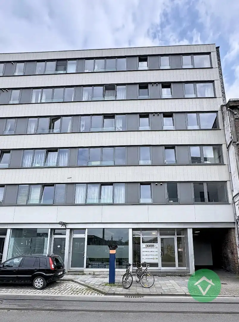 Appartement met 2 slaapkamers en terras te Gent foto {{pictureIndex}}