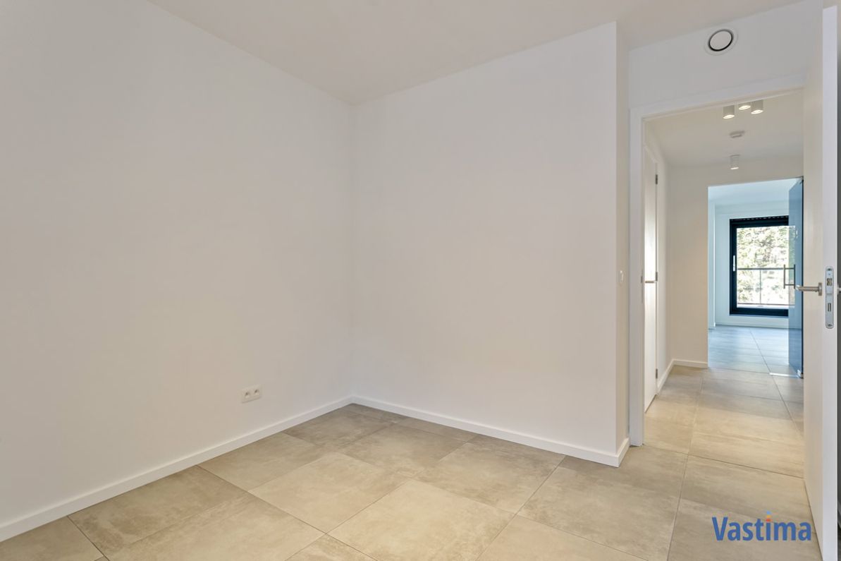 Recent appartement met 2 slaapkamers, terras en autostaanplaats foto 13