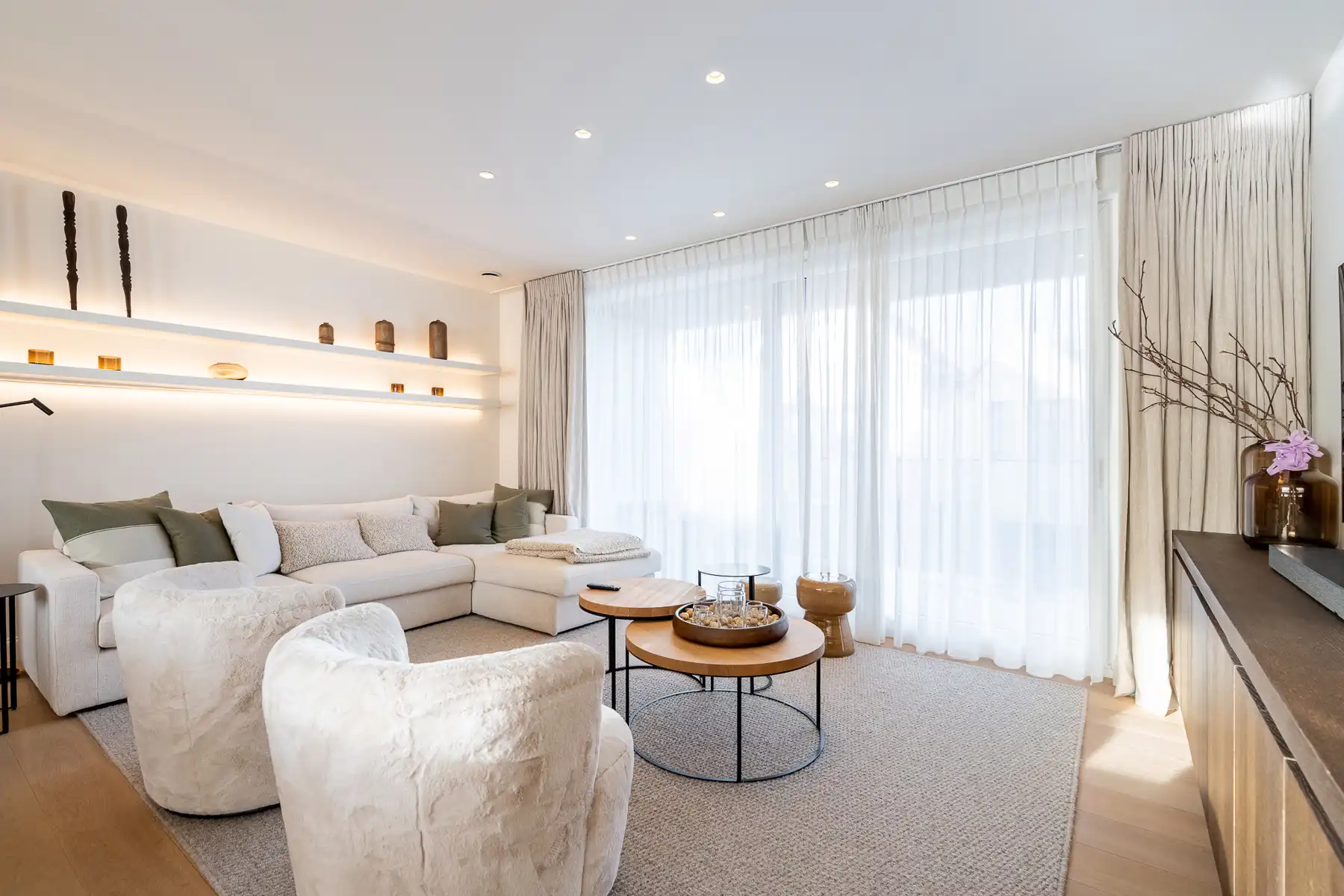 Centrale nieuwbouwwoning met lift en privéparking foto 5