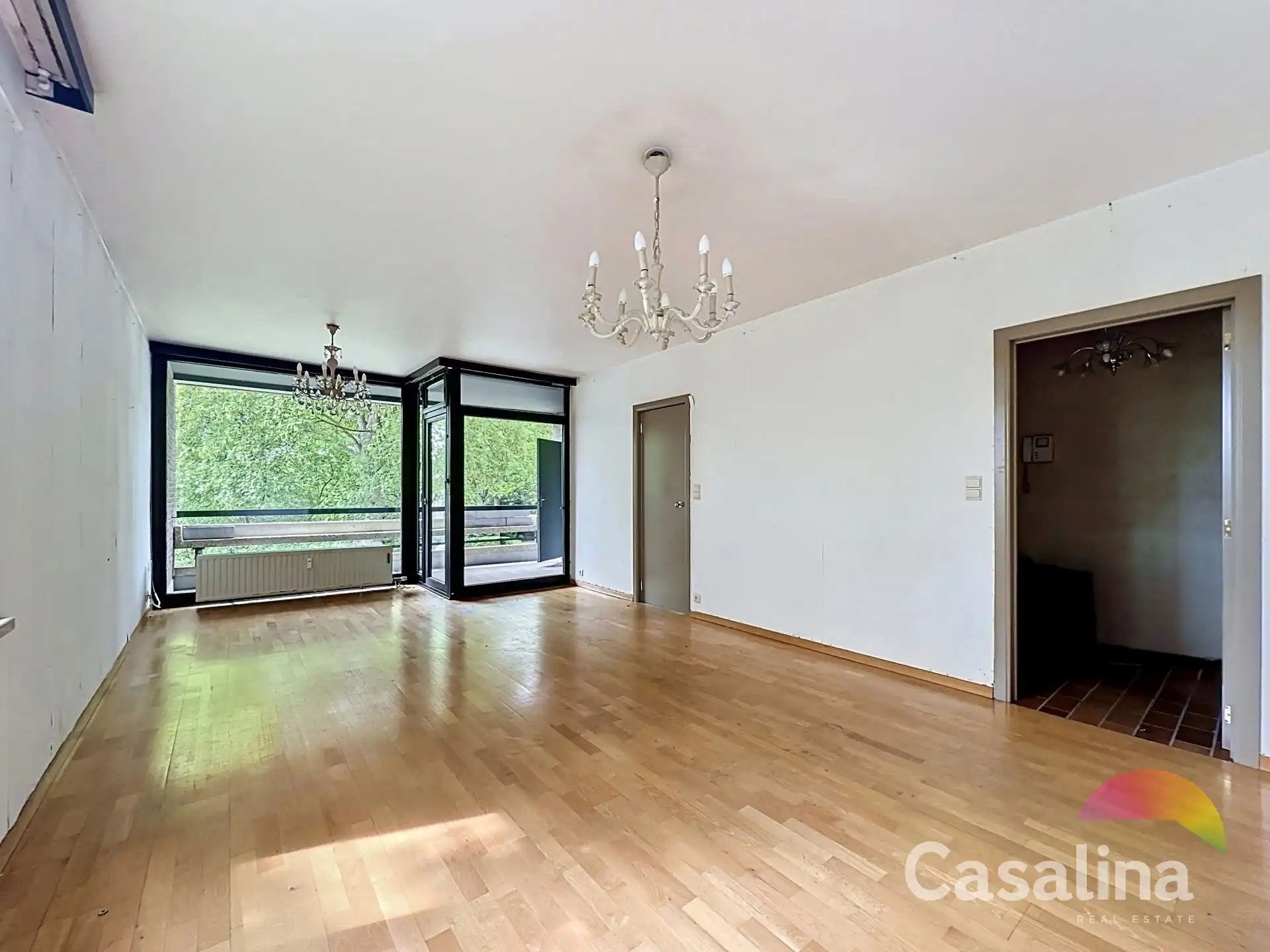 Appartement van 88m² met terras TE RENOVEREN foto 3