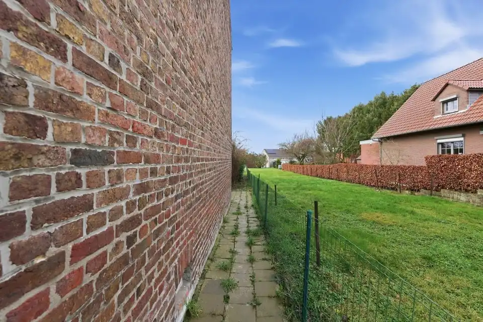 VOLLEDIG TE RENOVEREN WONING IN HEERS foto 26