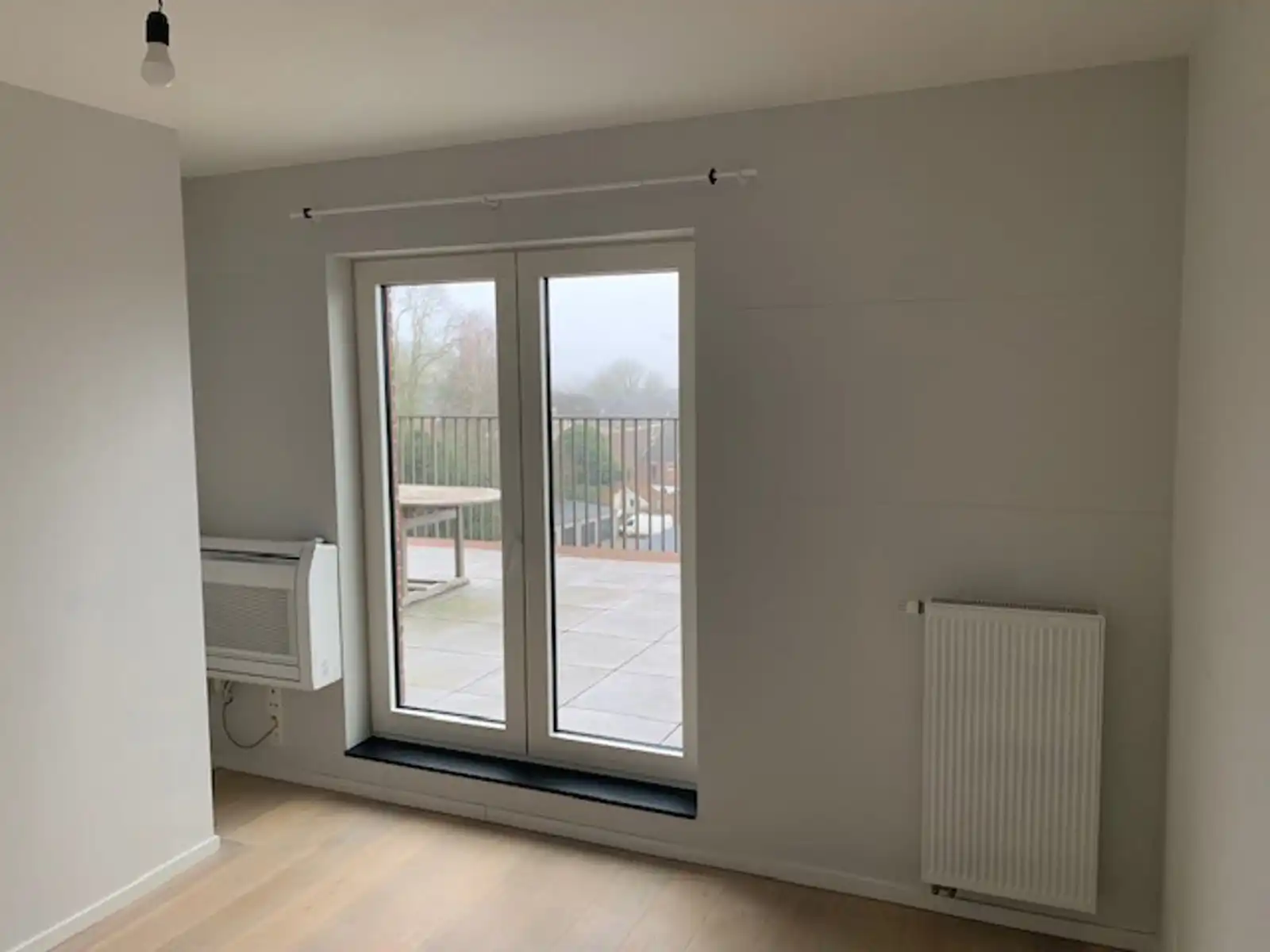 Centraal gelegen tweeslaapkamer appartement met groot terras foto 6