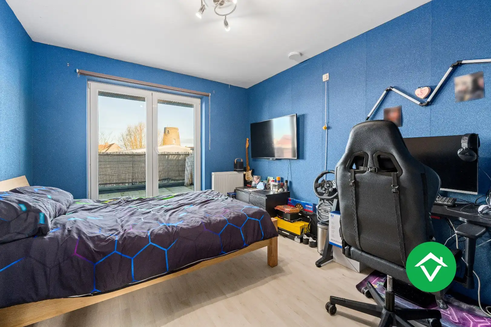 Instapklare nieuwbouwwoning met 5 slaapkamers en zonneterrassen op topligging in Eernegem foto 10